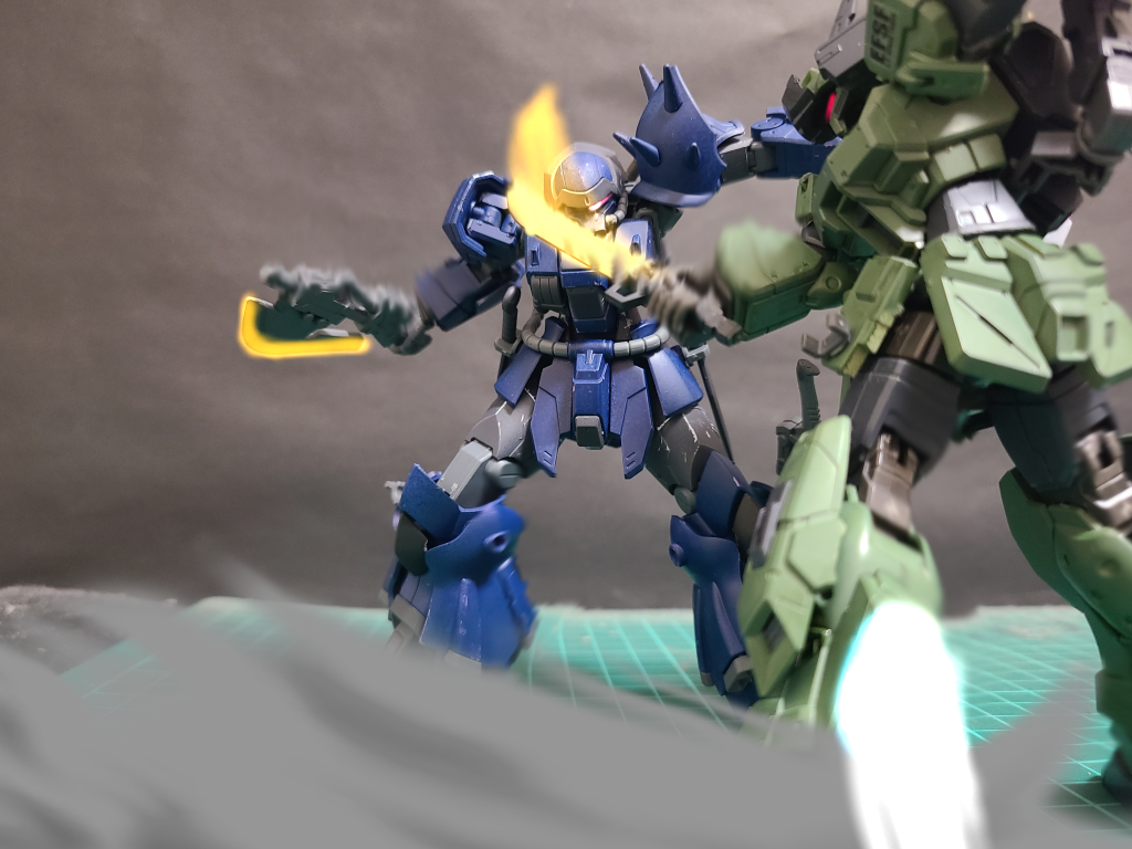 ジオン残党と交戦ハウンドγ「オイオイオイオイオイ!!強ぇじゃねぇかよ!!コイツ!!面白れェじゃねぇかよォ!!」