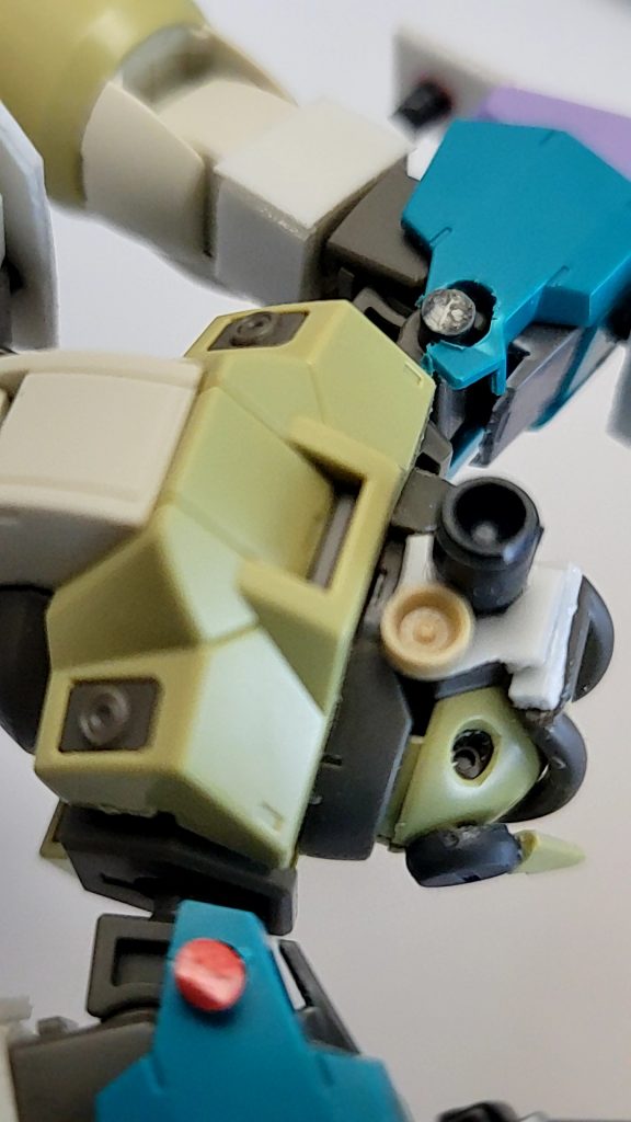 プラバンとスコープなどのジャンクパーツでボトムズの頭を再現