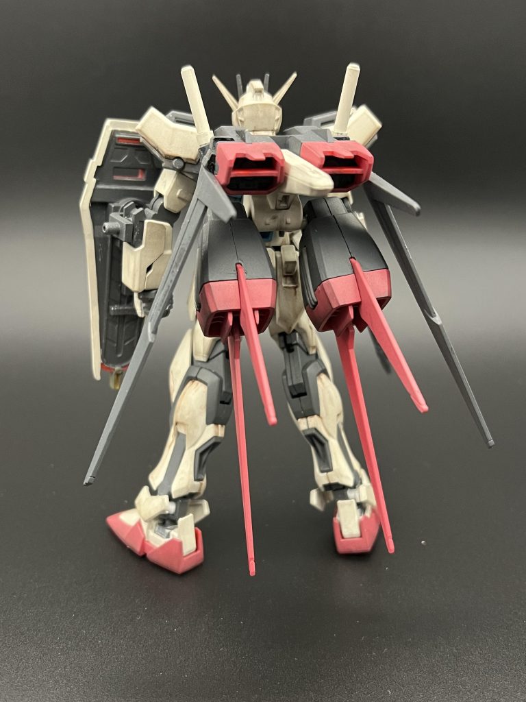 ストライカーパックは運用時期が少し新しいというイメージで、本体より汚れは甘めに。