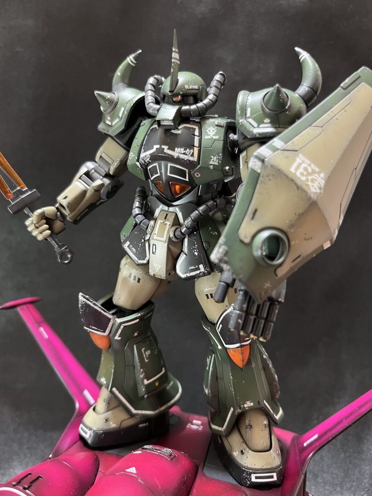 ドダイysはグフの前に作った旧キットです。足裏とネオジム磁石で固定してます。