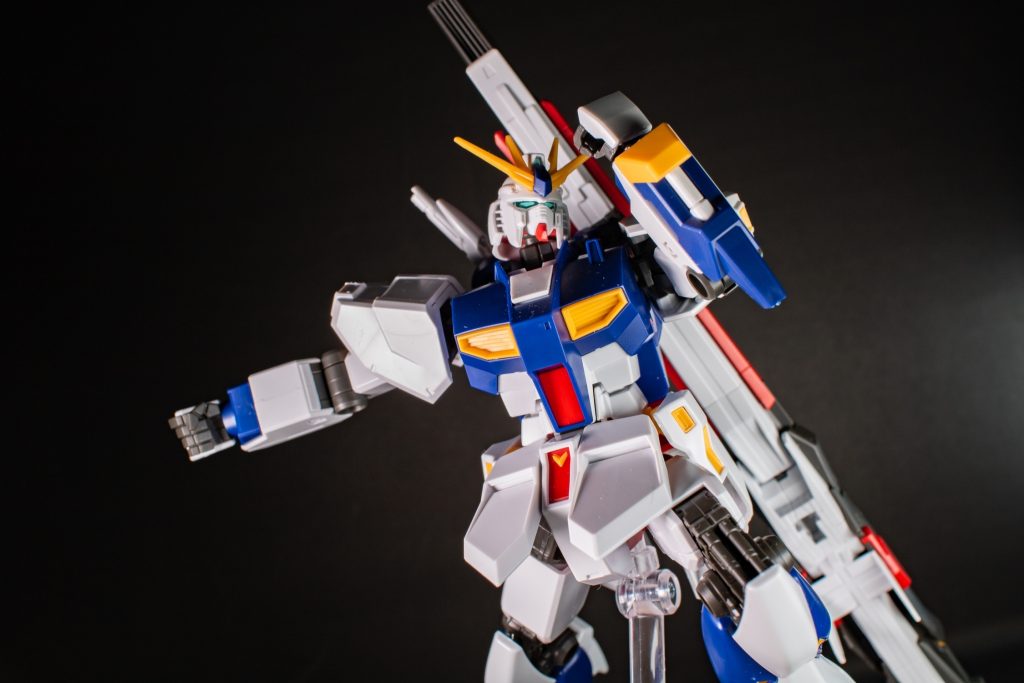 殴りモーション。ぐおーっと行く感じで!