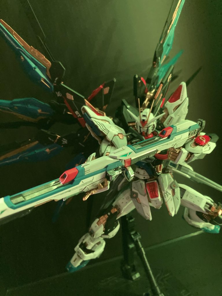 羽広げるとすげぇデカいです。コレクションケースのスペースがやばくなってきた💦