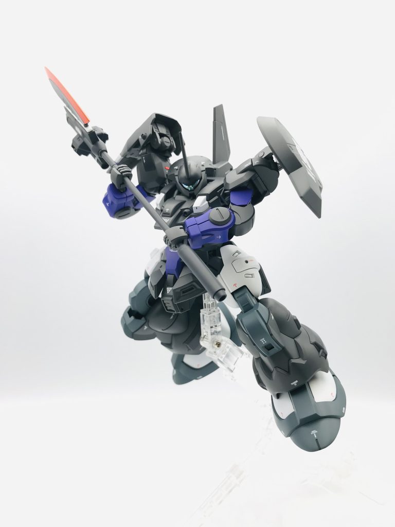 両手持ちの武器はなんかロマンを感じます^_^