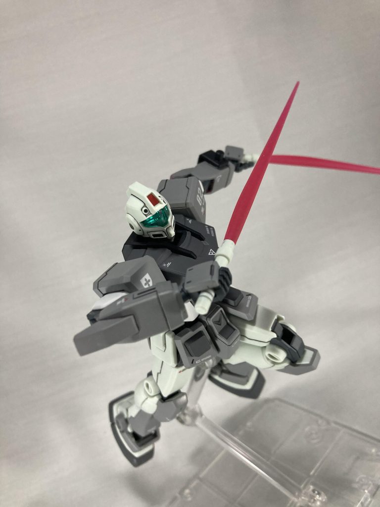 メンテナンスさえしっかりやればめちゃくちゃ使い倒せそうなビームサーベルは2本装備させる場所が無かったからシールド裏にマウントを増設しました