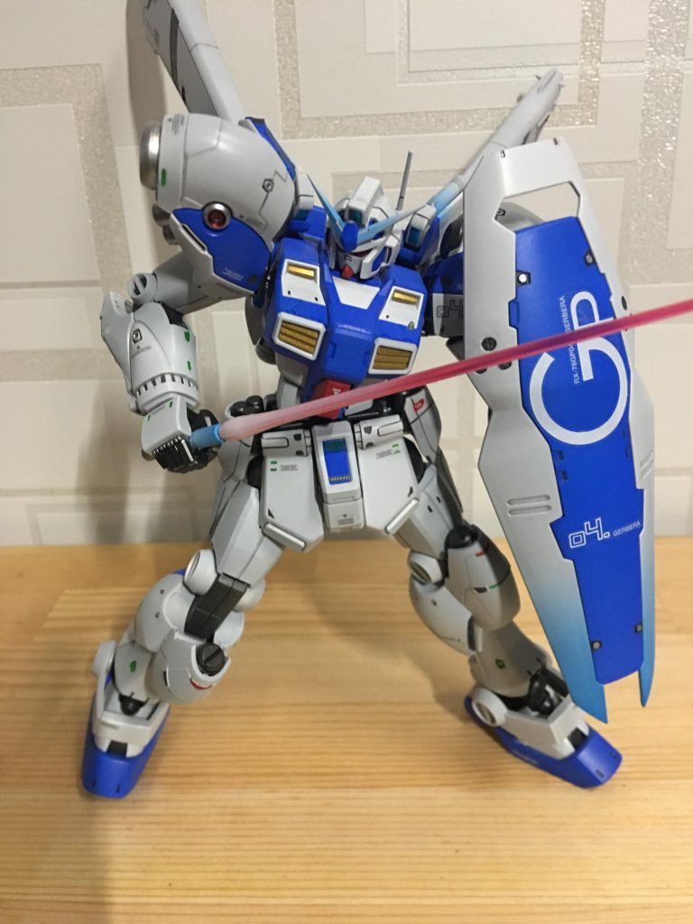 ビームサーベルは、初期不良でぐにゃぐにゃに曲がっていたから、ジャンクから。ガンダムトライオン3の大型ビームサーベル…