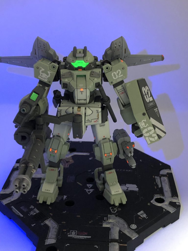 出撃準備イメージ。蛍光塗料の光は機体起動時のイメージにピッタリでこれからも多用しそうです。