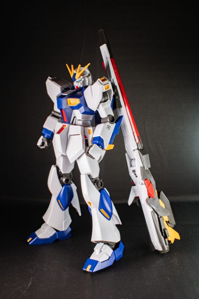 サイド:ロングレンジフィンファンネルの長さが際立ちます。この武装こそ、出たての時はガンダム界隈をざわつかせてましたが。実物を見ると…いいんです。これがいいんです。