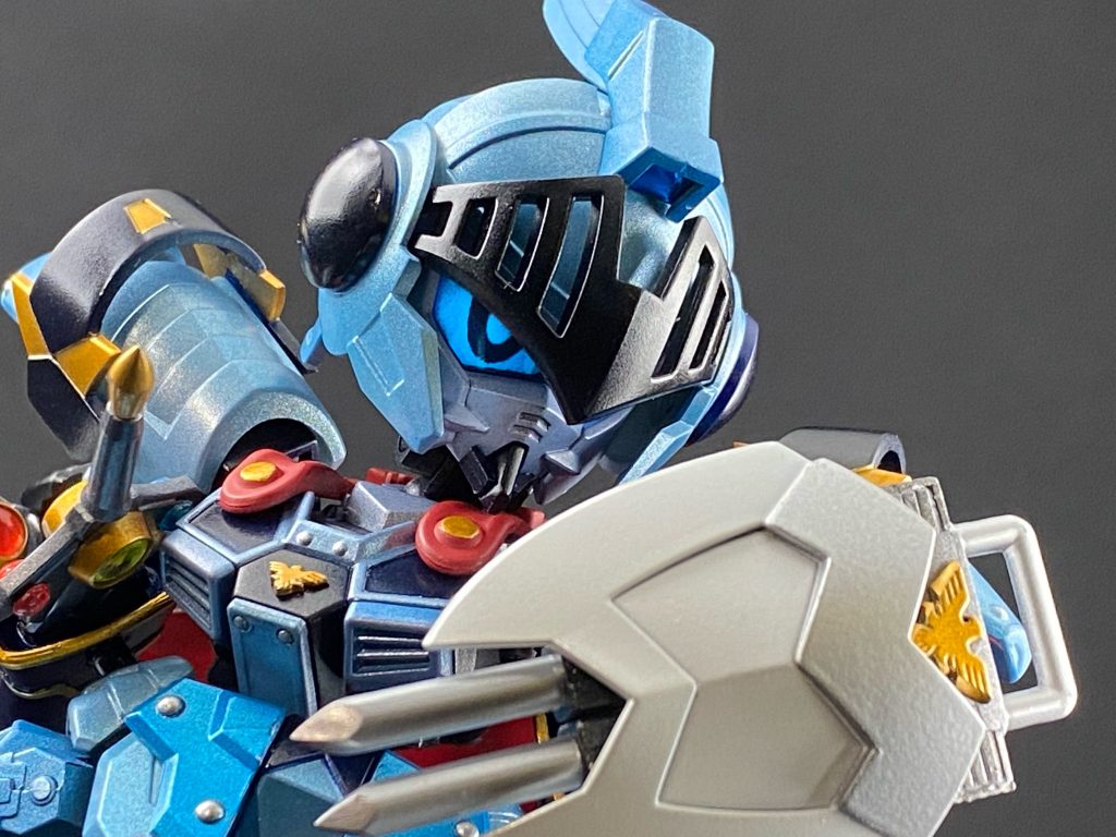 お顔のアップ。ペイルライダーのクセに、アゴが特殊な形状に………🤔