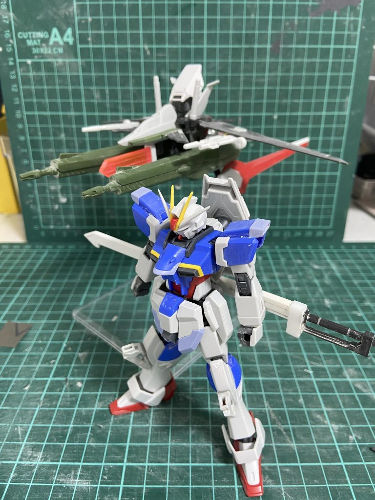 だいぶ昔の作品なので恥ずかしいところもありますが、当時なりに頑張って作ったのでアップさせていただきました。エクスカリバーはグリップ以外スクラッチしたり、所々磁石を仕込んで武器をマウントしたり。ここまでご覧頂きありがとうございました。