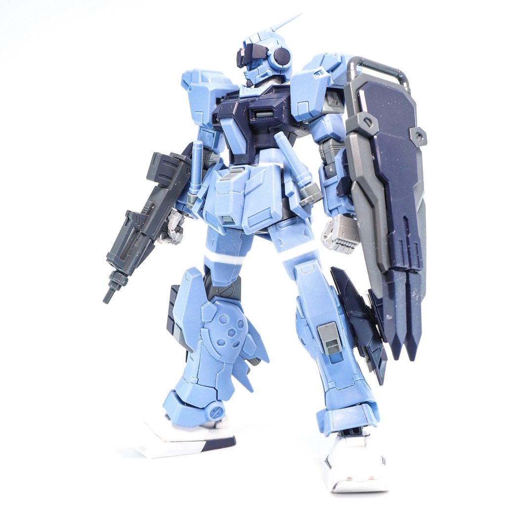 主な改造箇所は①首の新規増設、②太腿延長、③くるぶし短縮、④ハンドパーツ交換、バックバーニア交換、⑤スリッパデザインの変更です。