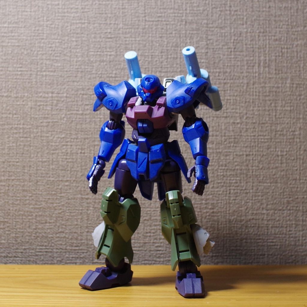 [プロポーション変更箇所]・肩が少し上に移動するように接続軸を調整。・股関節の脚部の接続軸を横に延長。