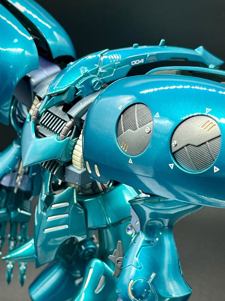 アンべリール付属の光り物デカールは、個人的にパリピっぽいような派手過ぎるということで採用しませんでした。その他のデカールしても控えめにしています。