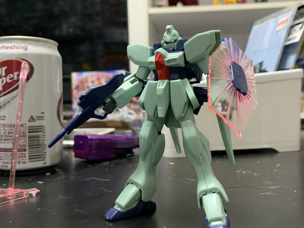 制作過程旧キットガンブラスターを組んでみたところめっさかっこいいんだけどポロポロが多くて身長があんまHGと合わなかったのでなんか勝手に手が動きました(?)