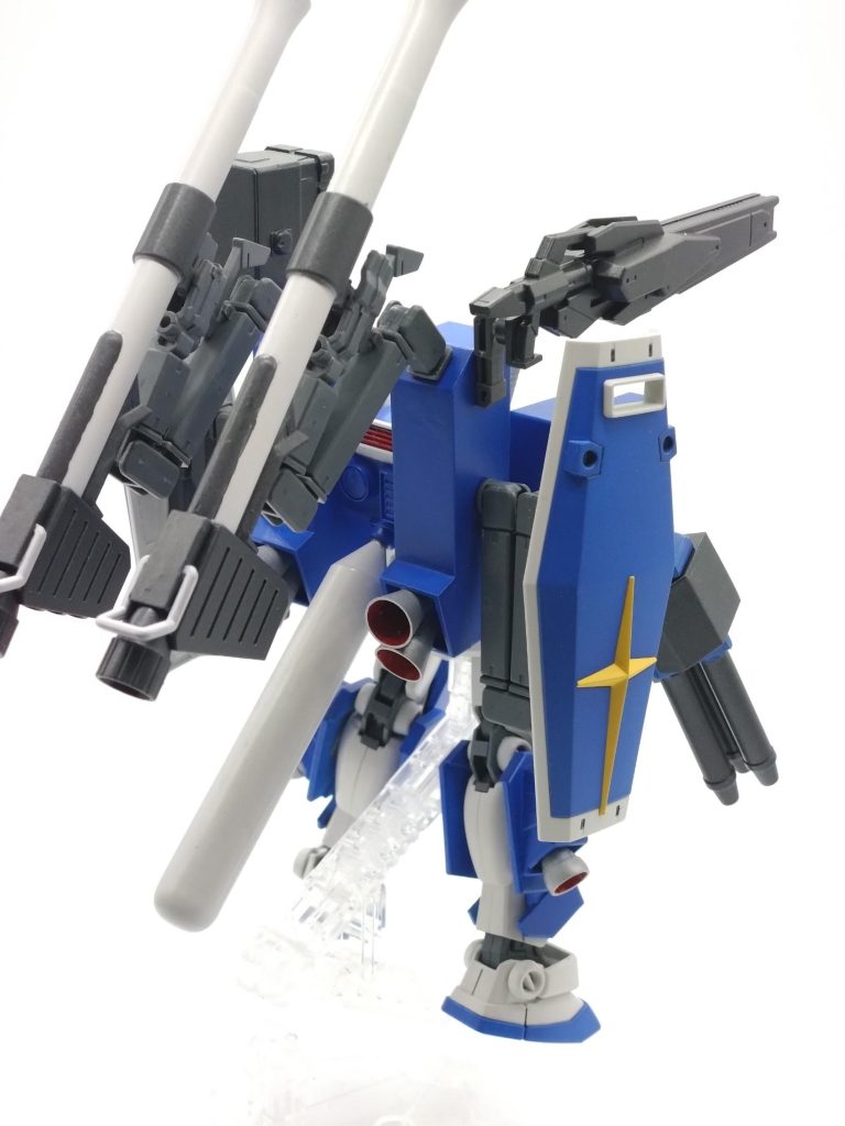 武装は三連ビーム砲とビームキャノン、ミサイルポッド、サブアームでハイパーバズーカとシールドを装備。