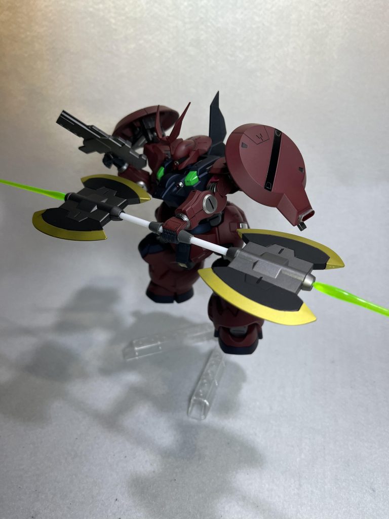 ツインヒートアックスにはビームサーベルも内蔵