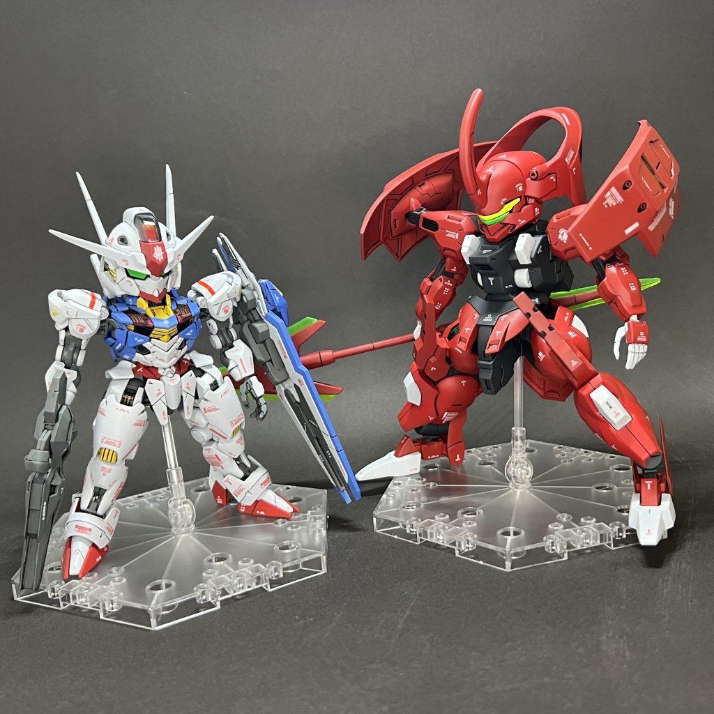 エアリアルとのツーショットです、頭半分くらい高くなっています。