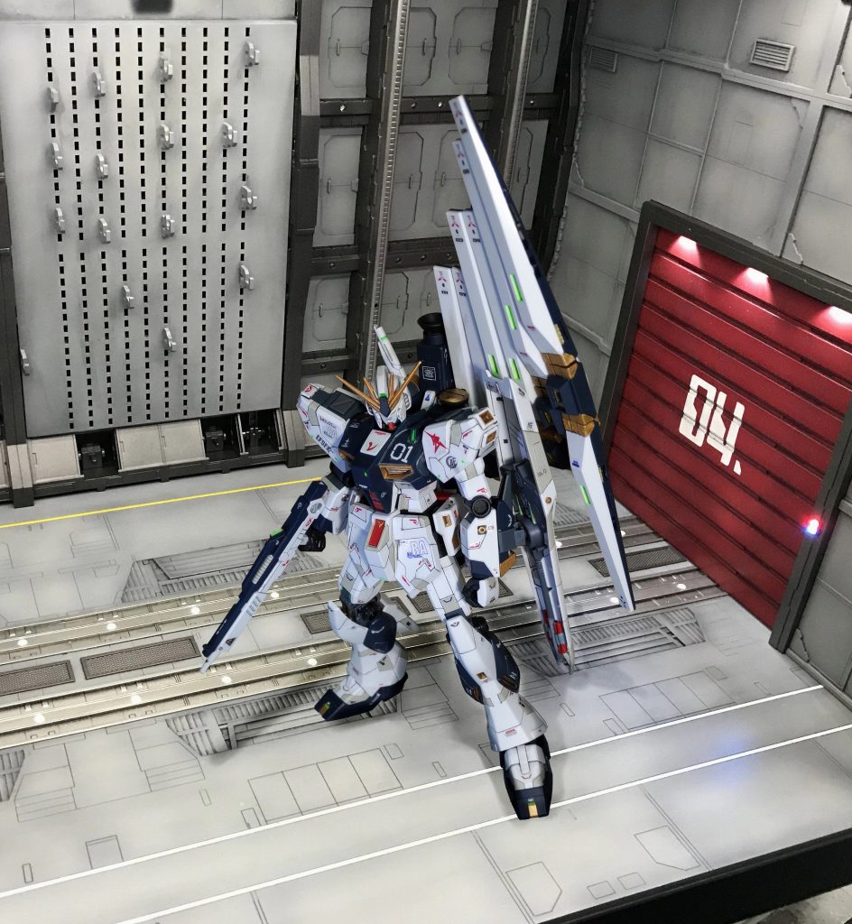 このアングルに合う背景を見つけたのでデジラマ作成してみました。100均の連結ディスプレイベースが欲しい。。