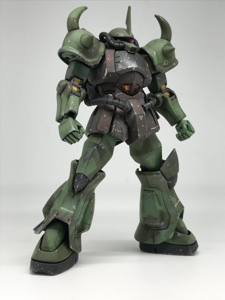 そしてウェザリング最終段階…どうせならもっと汚そうと思いましたが、この状態で面倒くさくなりフィニッシュこのあとマントと刀をとりつけて最終形態に…あ!!オマケのケロロ忘れてたぁ…えっ?誰もそんなの望んでない?😰そんなこんなでお手抜き汚しとボロボロマントしか取り柄のない私ですが、皆様…今年も宜しくお願いします😊 ↓マントの製作方法が知りたい方はこちらをご覧下さいhttps://gumpla.jp/hg/1264941