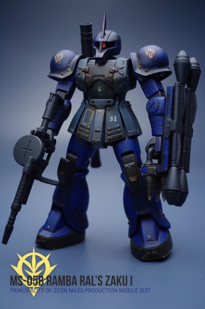 元のキットはHGUCのザクⅠです。胸部の造形はプラ板やエポキシパテでそれっぽくしました。MMP-78 120mmマシンガンは、グフのやつです。ランバ・ラル専用のヒート・ホークを作る根性はありませんでした(汗)