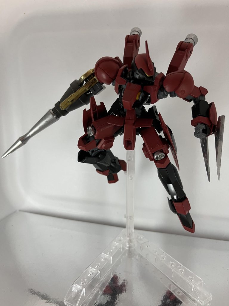 以上、グレイズ(ギリ機)でした!槍とスネークハンド付けて赤くすりゃギリの機体って短絡的過ぎん?(´・ω・`)うるせぇぞ海賊役w地味に海賊役にグレさん(年末の風景に出演)がいます!筆塗りも楽しいのでまた何かリペイントしてみたいと思います(*゚▽゚*)