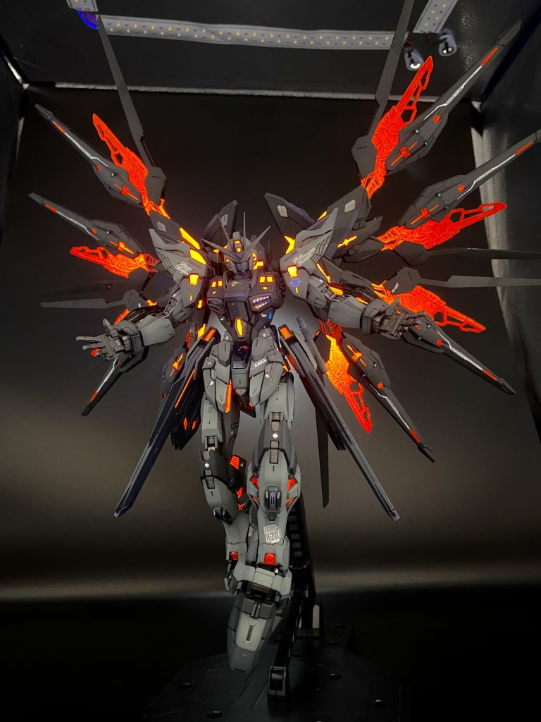 まるで悪の親玉みたいでバエルポーズも映えます(笑)