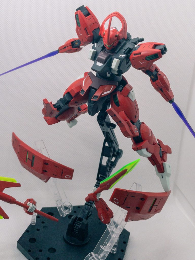 水星の魔女ディスプレイベースが手に入らなかったのでなんちゃってビット展開。作中で一度しかまともな活躍がなかったので寂しかったですね(笑) 二期に期待です