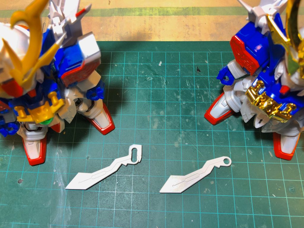 羽の接続穴を楕円状に変更