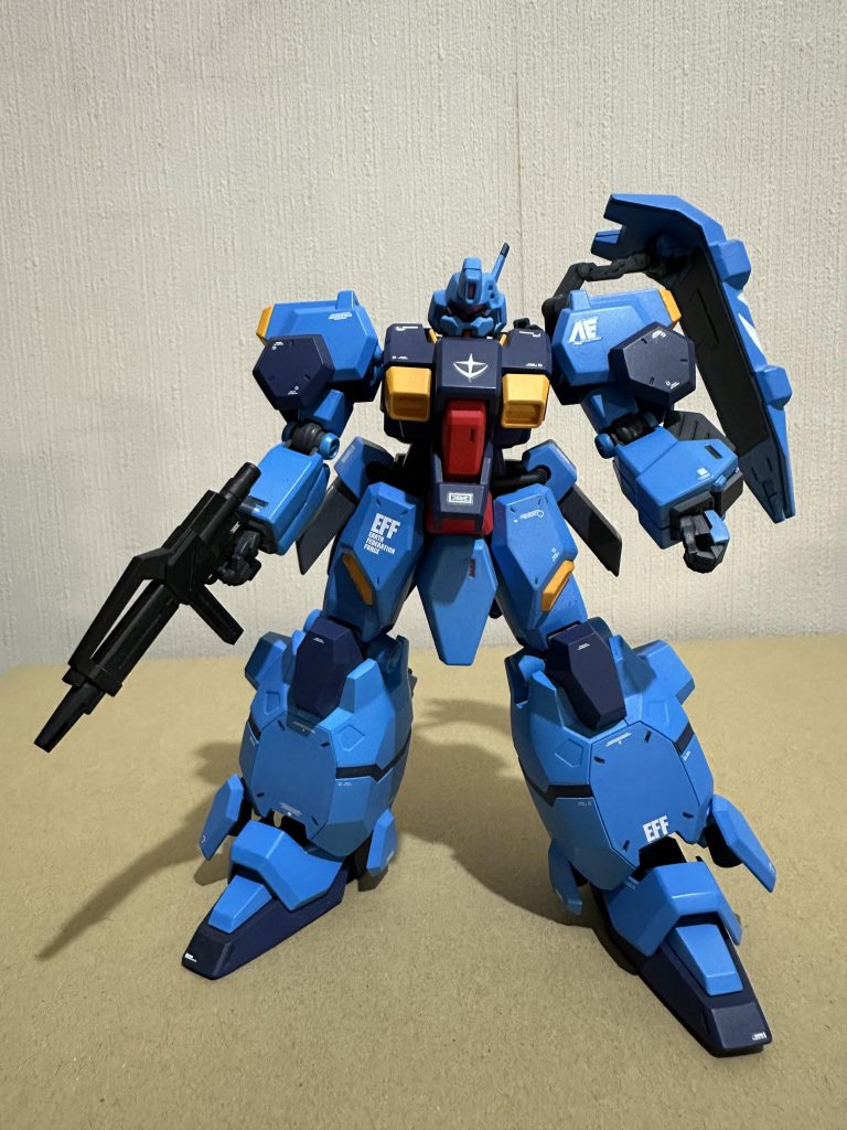 メインカメラ、サブカメラは蛍光塗料塗装なのでUVライトに反応します。