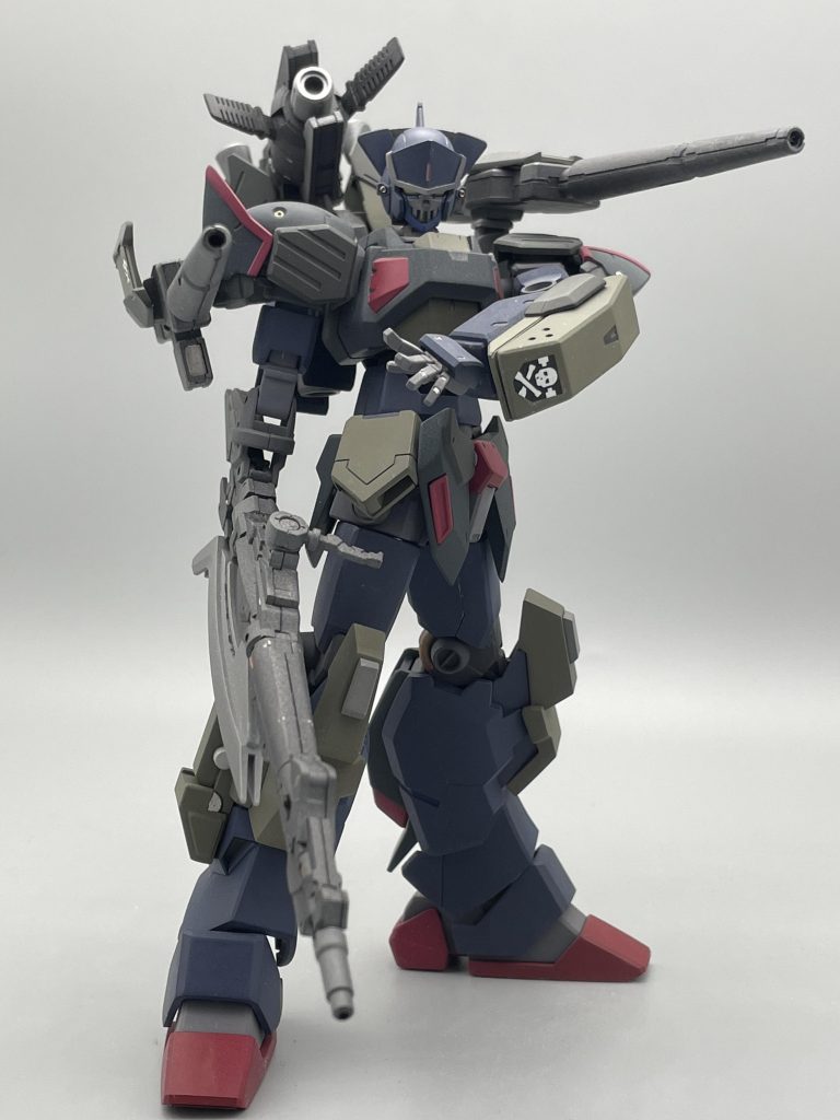 腰部動力パイプを装飾として追加しようかとも考えたのですが、左右捻りが犠牲になる気がしたので今回は諦めた次第。