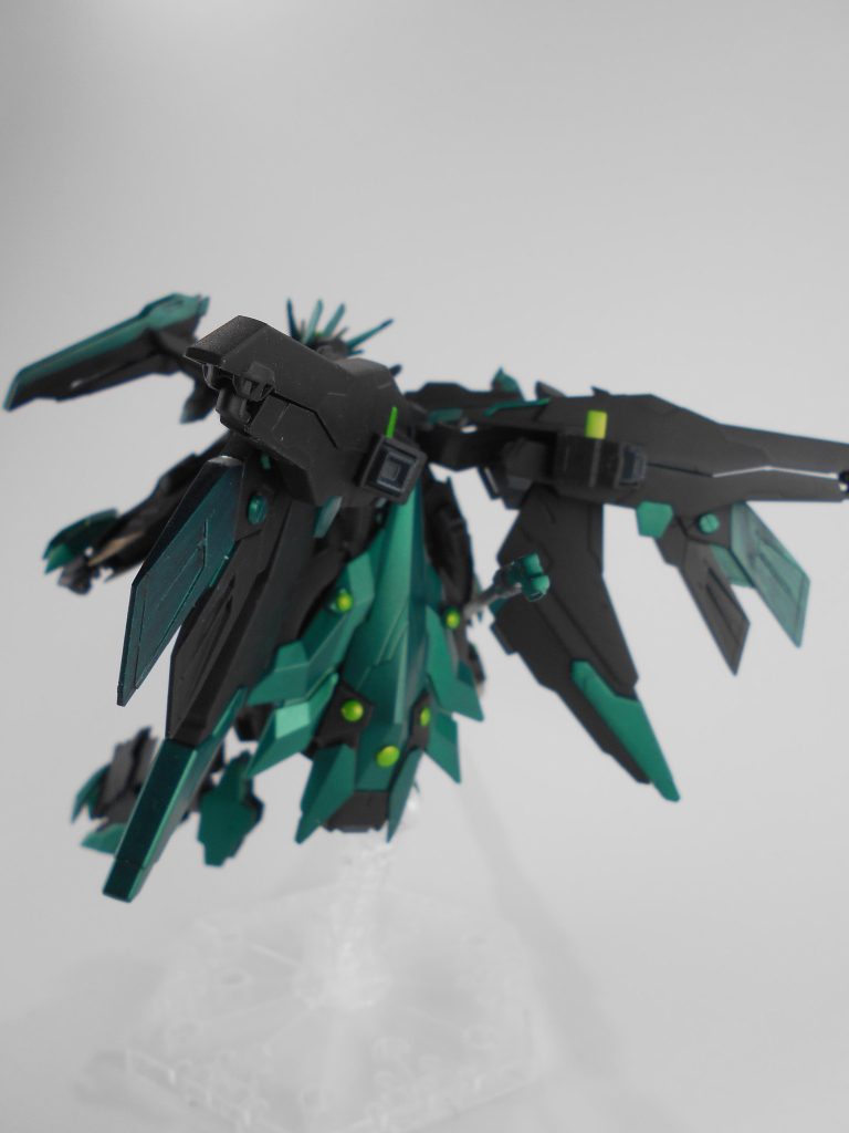 ブースターバックパック、「エテンアー」。マルコシアスのバックパックにスラスターを増設し、「ネージスタ」にもスラスターを追加しているので高機動の戦闘が可能です。「エテンアー」はフランス語で「嵐気」のアナグラムです。