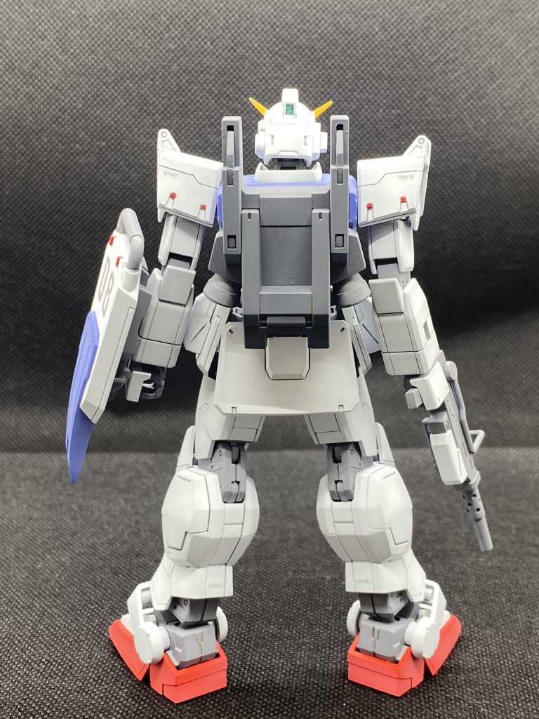 HGUC陸戦型ガンダム–3枚目/制作者：パティシエ