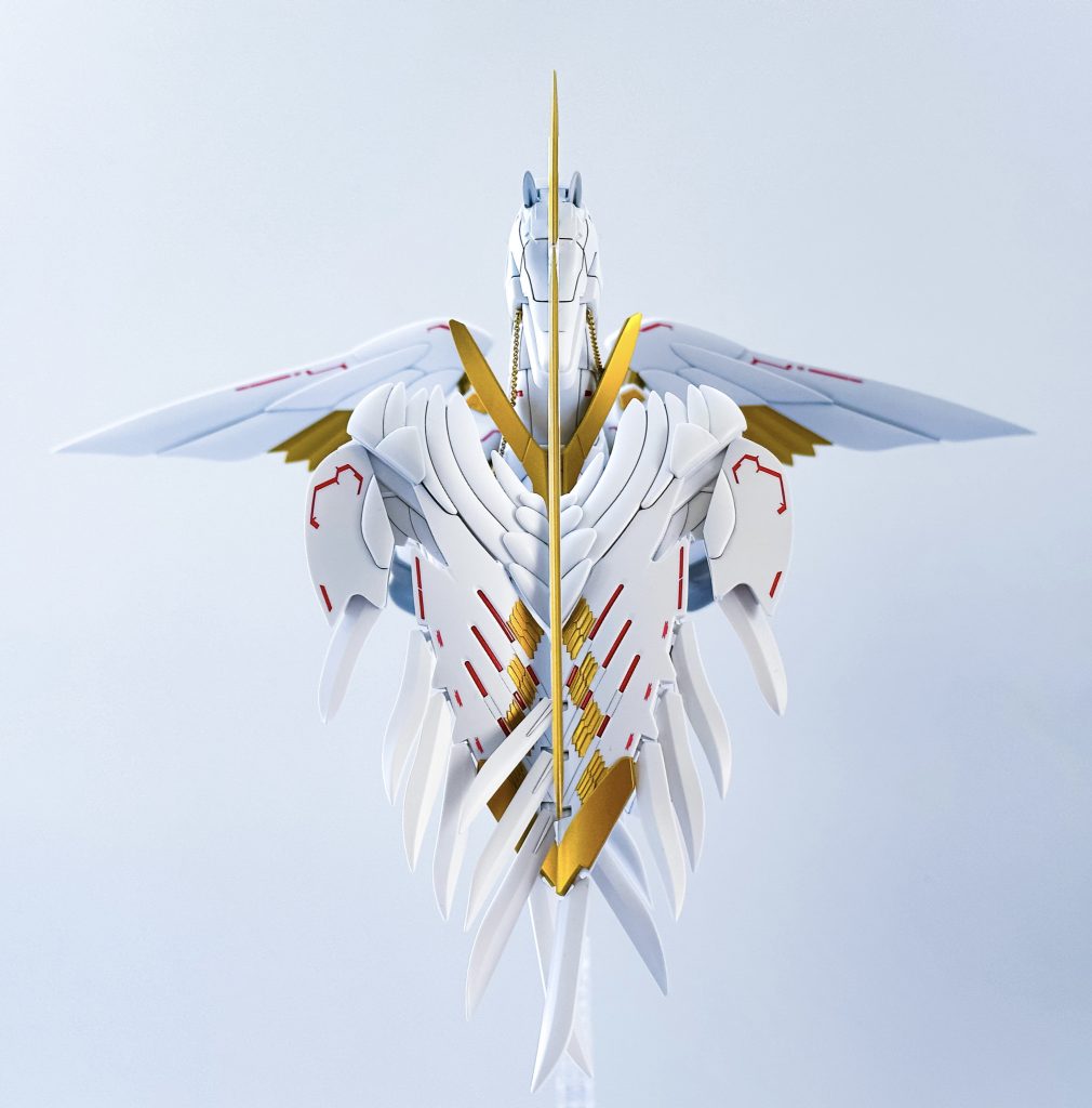 サポートメカとなるモビルフォース「テンマ」は生物的とメカどちらも感じれるような雰囲気で仕上げました!!召喚機のようなイメージをしていたので召喚形態もあります😁
