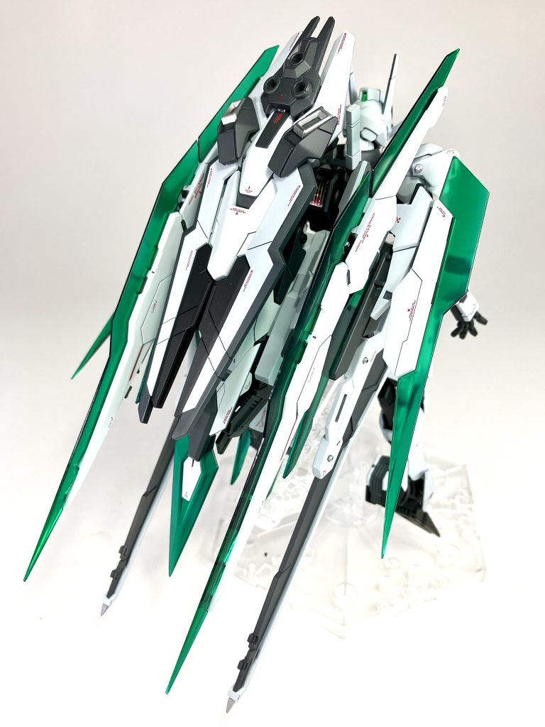 エスカッシャンはクアンタ風に背中にドッキング。