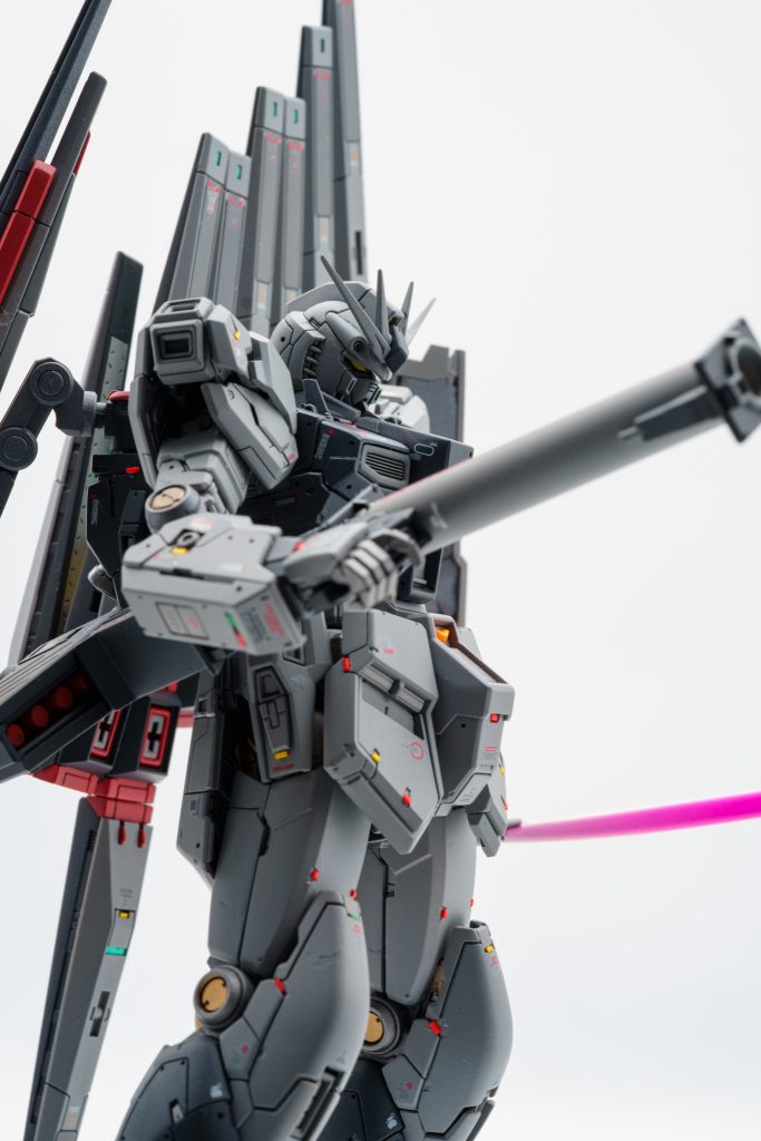 フィンファンネルもオリジナルカラーで塗装し両方装備バージョンにもできるようにしました。