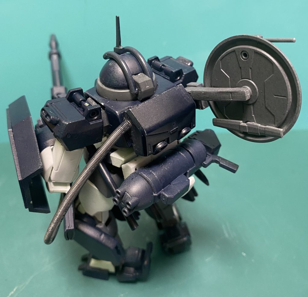 ラックには追加兵装やビームライフルを固定可能