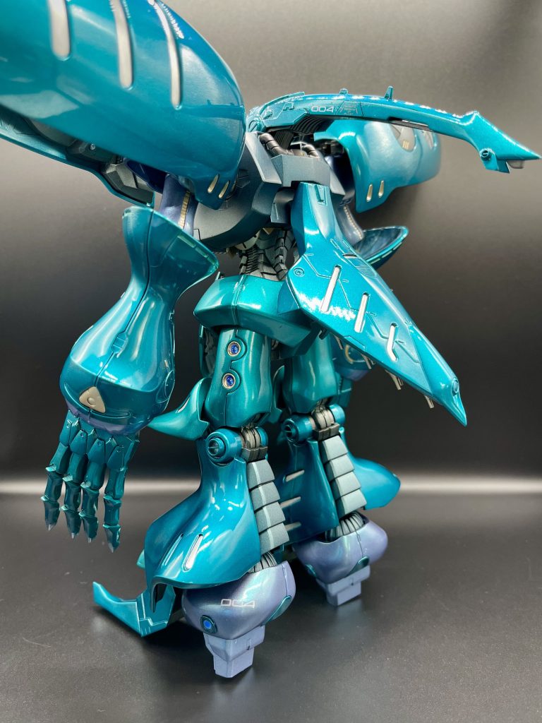 グロスインジェクションがなかなかの手間でしたが、コツコツ表面を処理しました。合わせ目に関しては、今回は敢えて一切手を加えておりません。