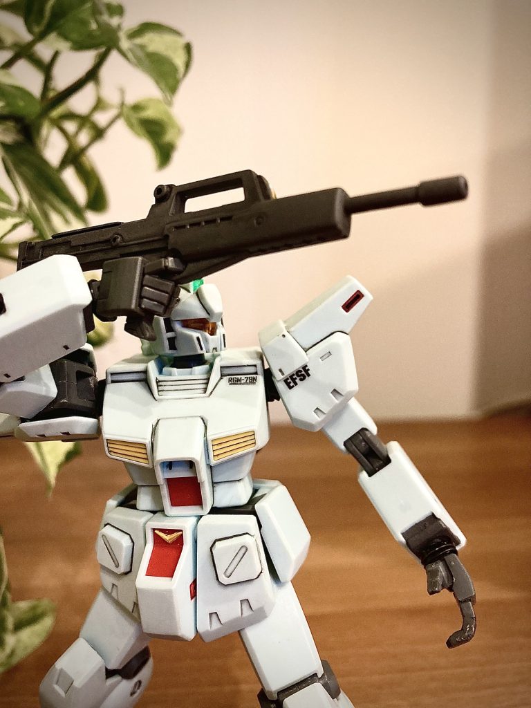 ジムライフルではなくブルパップ・マシンガンで再現したかったポーズなぜか印象に残ってるんですよねこのシーン