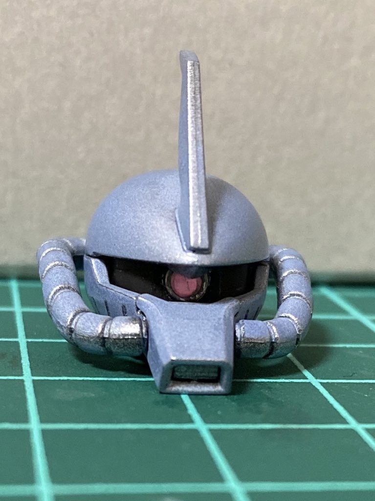 モノアイのみクリアパーツに交換してあります。