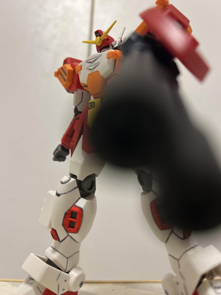 歩兵から見た「ガンダムを見た者を生かして返すわけにはいかない!」地上ver.実際、トロワは歩兵に対してガトリングガン撃つとかやるのかな? 実際に撃ったらオーバーキルどころの話じゃないけど、、かと言って、水星ちゃんみたいにフレッシュトマトするのもなぁ、、