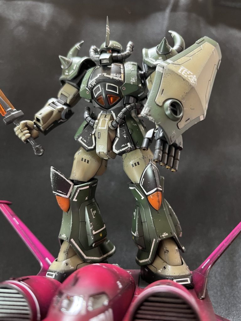 オリジンガンダム好きなので、シールドは逆さにしてます(^^)