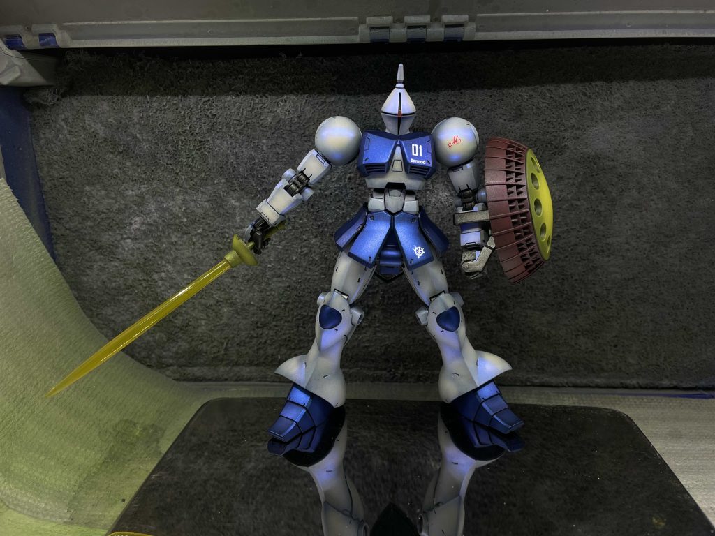 黒サフ→シルバー→本体色＋クリア1対1→パール（サファイアブルー）→トップコート（スムースクリア）で塗装しました