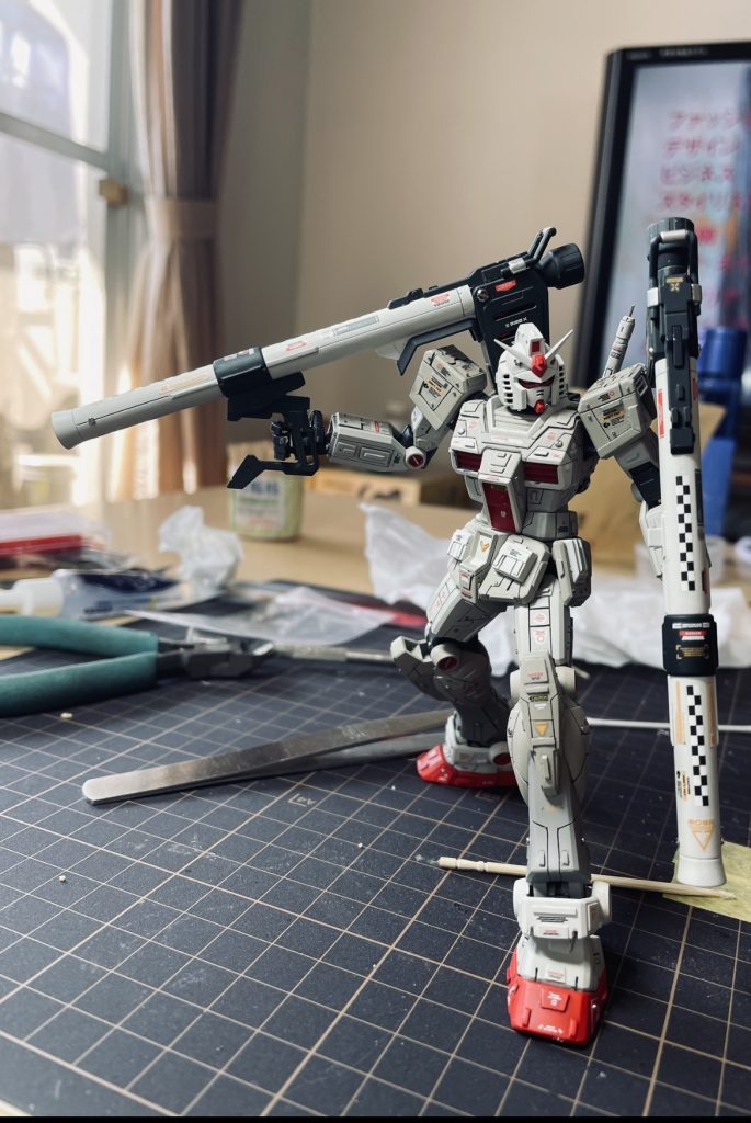 ベースはEG、頭部とバックパックはRG、一部HGで製作しました。カラーリングは皆さんの作品を参考にさせていただきました。ご覧いただきありがとうございました。