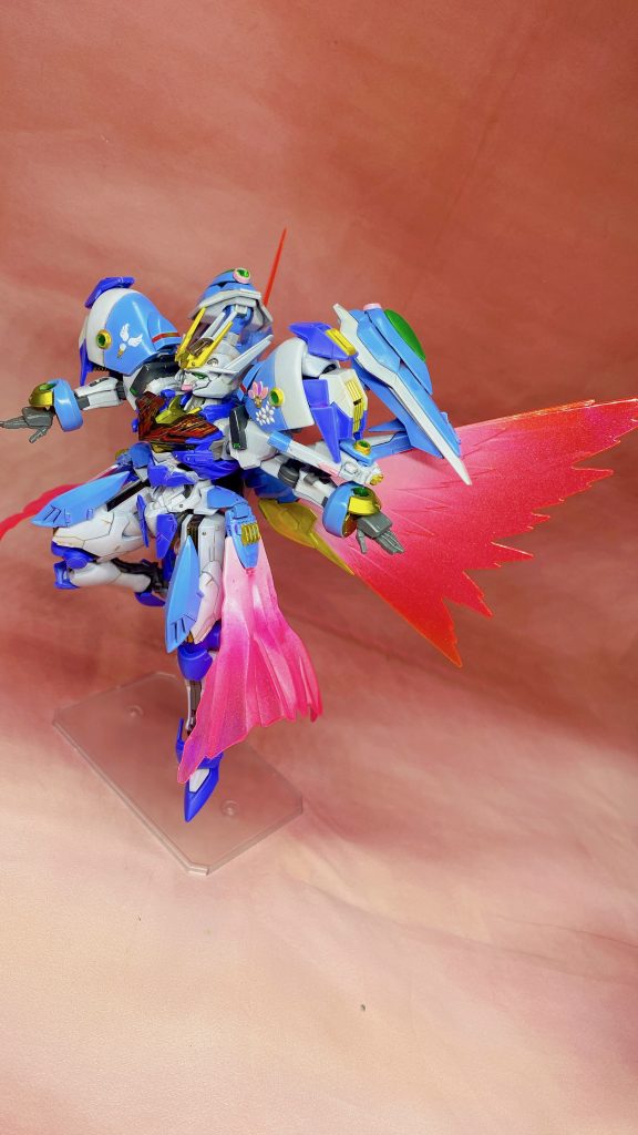 サイドアーマーにはフェニーチェリナーシタからビームマントを拝借して取り付け出来るようにしてます。