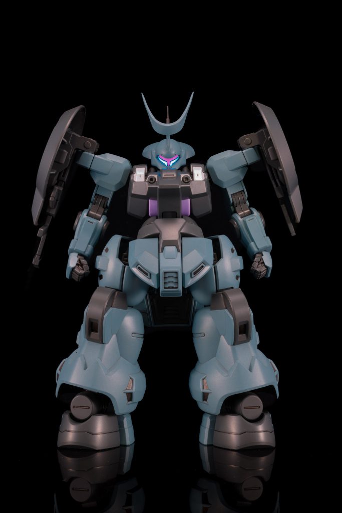 劇中の戦闘シーンが模擬宇宙空間で淡く見えたので設定より淡目のグレーよりで調色しました。