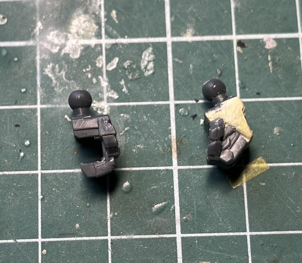 左手のみ握り手に改造。