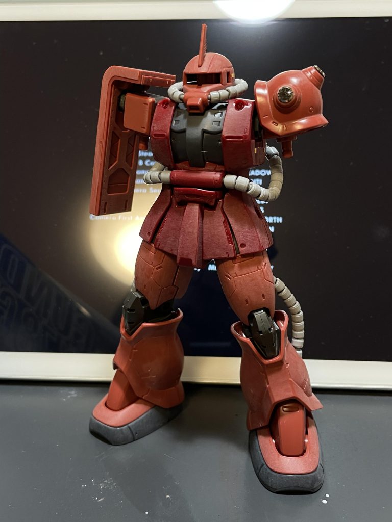 非常に良いキットでした!パーツ構成とディテールは言うことなしです。ただ前腕部の合わせ目対策が難しく、アトハメ加工を試みましたが諦めました笑 ディテールは全身にバランス良く配置され好感が持てました。スジボリ他ディテールなどは特に大きく追加することもなくデカールと塗り分けでメリハリをつけた感じになりました。