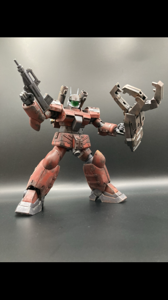 システムウェポンキットからのシールド展開。泥、土、埃汚れもしっかり施して歴戦の戦士を表現。