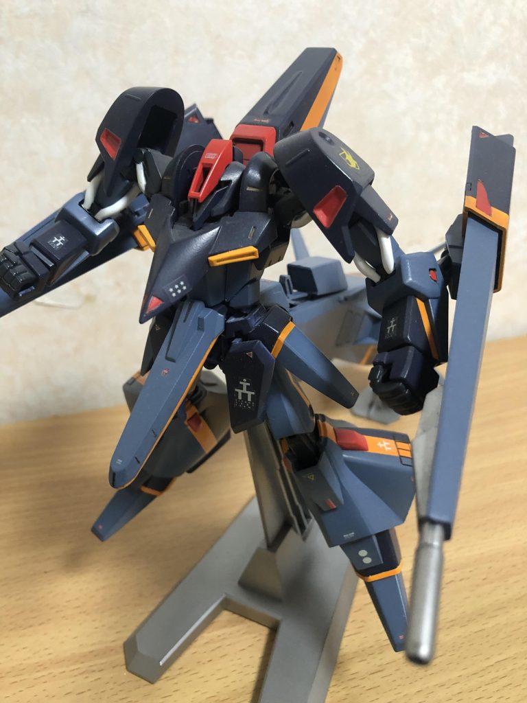 マスキングを駆使してエアブラシで仕上げています。