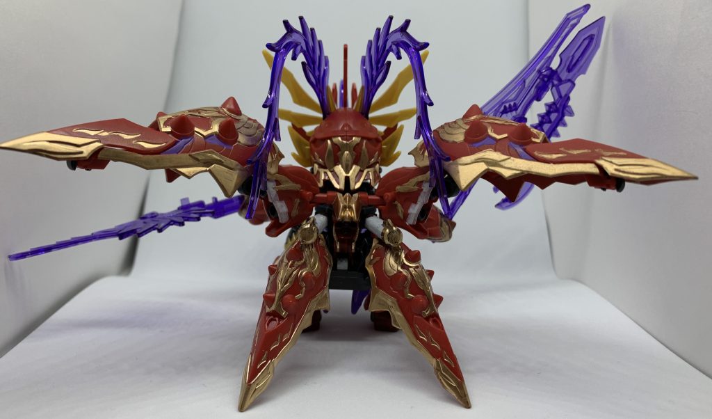 角や腰などは成形色のまま、金は塗りませんでした。あとは箱絵と皆さんの作品を参考に部分塗装させていただきましたm(_ _)m