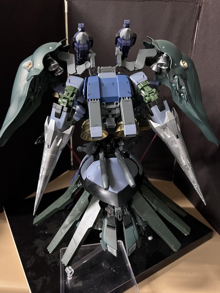 背後から…完全に二人羽織です、